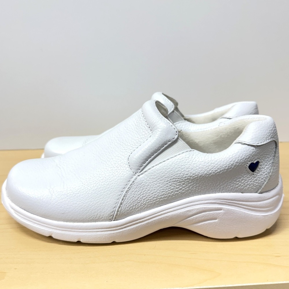 Nurse Mates Women's Dove White Slip-On Shoes, Size 8.5 M, Leather Cushion Padded